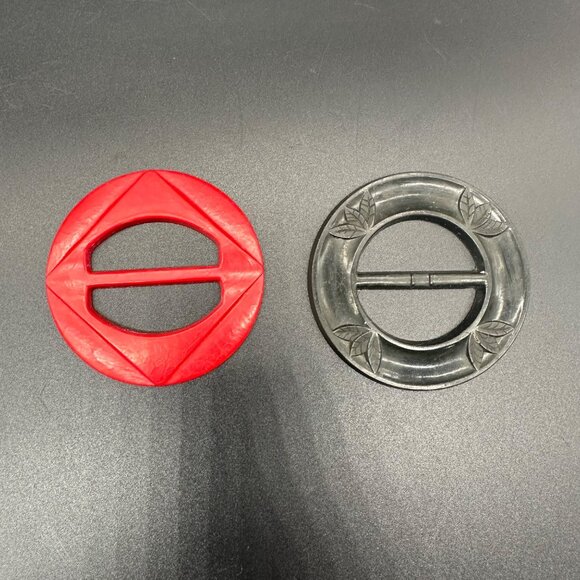 Vintage Scarf Slides Belt Buckles Red Plastic Black Bakelite Leaf Geometric - Picture 2 of 8